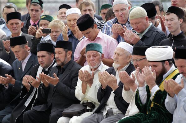 Despedida al líder espiritual de Tartaristán asesinado en Kazán - Sputnik Mundo