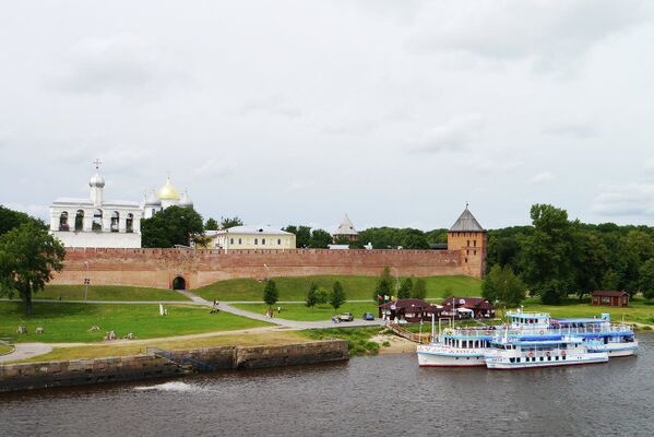 El Kremlin de Nóvgorod, joya de la arquitectura medieval rusa - Sputnik Mundo