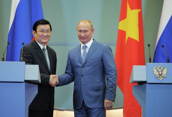 Vladímir Putin y Truong Tan Sang - Sputnik Mundo