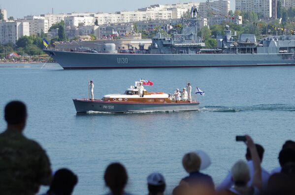 Rusia celebra el Día de la Armada con desfiles navales en principales puertos - Sputnik Mundo