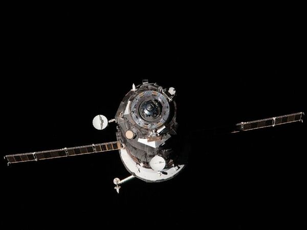 La nave de carga Progress M-25M atraca en la estación espacial - Sputnik Mundo