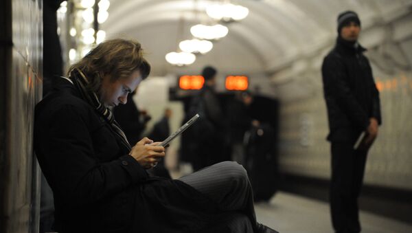 Cada vez más rusos de fían de Internet según encuesta - Sputnik Mundo