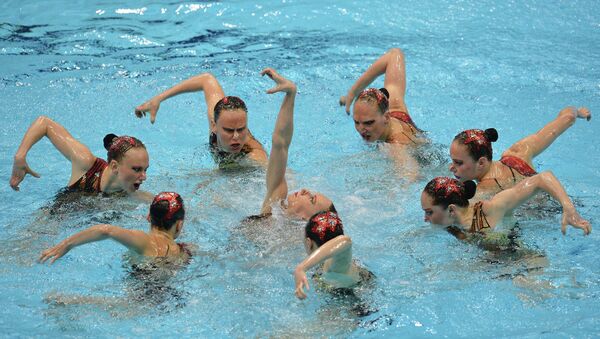 Rusia gana el oro olímpico en natación sincronizada por equipos - Sputnik Mundo