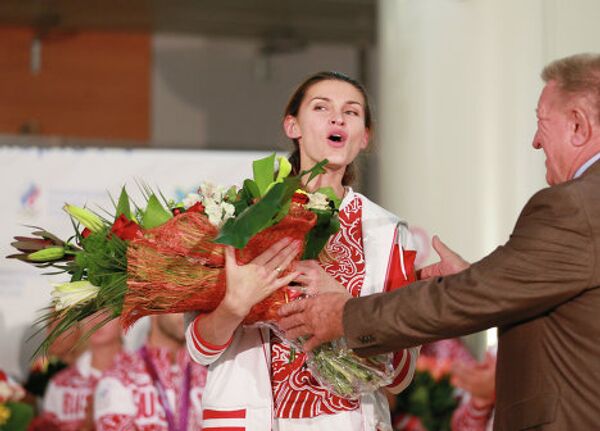 Deportistas rusos regresan a Moscú después de JJOO de Londres - Sputnik Mundo