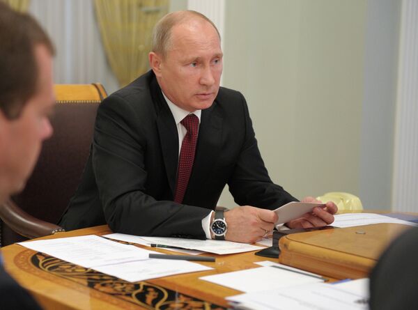 Putin descarta reducción de la financiación del programa de armamento - Sputnik Mundo