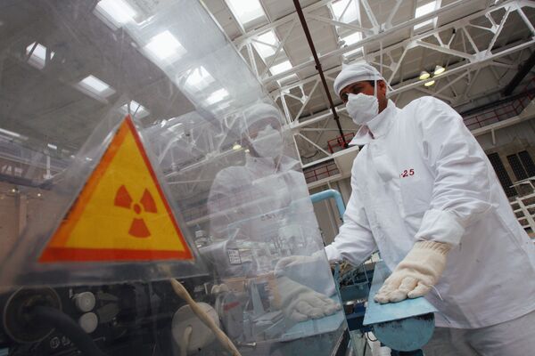 Rusia destruyó un 70% de sus arsenales de armas químicas - Sputnik Mundo