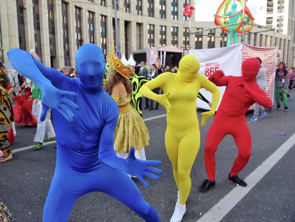 Moscú festeja su 865 aniversario con desfiles y muestras de arte - Sputnik Mundo