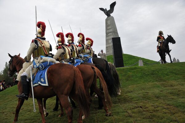 Entusiastas reconstruyen la Batalla de Borodinó de 1812 contra Napoleón  - Sputnik Mundo