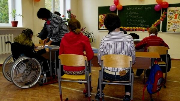 Una quinta parte de las escuelas rusas podrán acoger a niños discapacitados - Sputnik Mundo