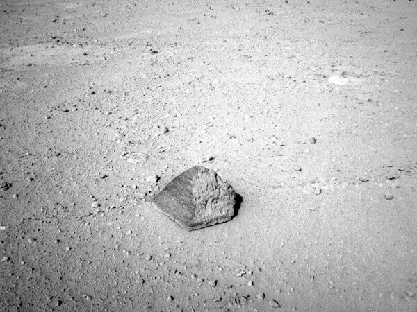 NASA seguirá examinando la pieza perdida del explorador Curiosity - Sputnik Mundo