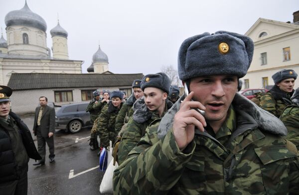 Militares rusos desarrollan celulares para mantener comunicaciones codificadas - Sputnik Mundo