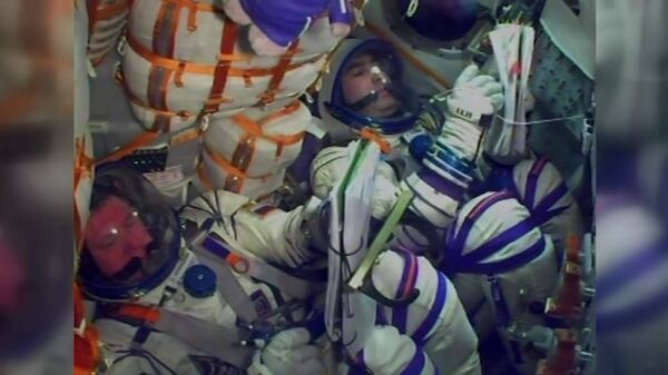 Nueva tripulación viaja a la ISS a bordo de Soyuz TMA-06M - Sputnik Mundo