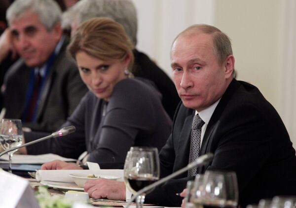 Putin: Hace falta buscar vías de acercamiento entre Rusia  y la UE - Sputnik Mundo