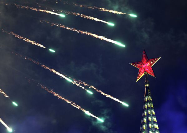 Las estrellas rubíes del Kremlin celebran su 75 aniversario - Sputnik Mundo