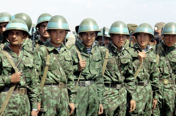 Ejércitos de Tayikistán (archivo) - Sputnik Mundo