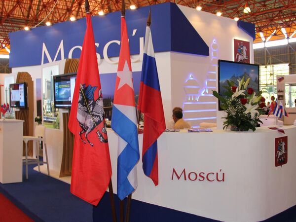 Rusia y Cuba acuerdan plan de cooperación económico-comercial para próximos dos años - Sputnik Mundo