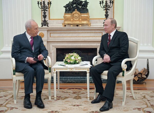 Simon Peres y Vladímir Putin - Sputnik Mundo
