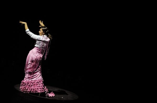 Estrellas del flamenco enardecen al público moscovita  - Sputnik Mundo