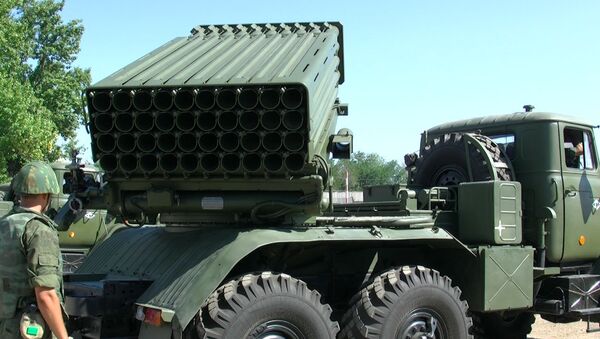 Военные в Волгограде первыми осваивают реактивные системы Торнадо-Г - Sputnik Mundo