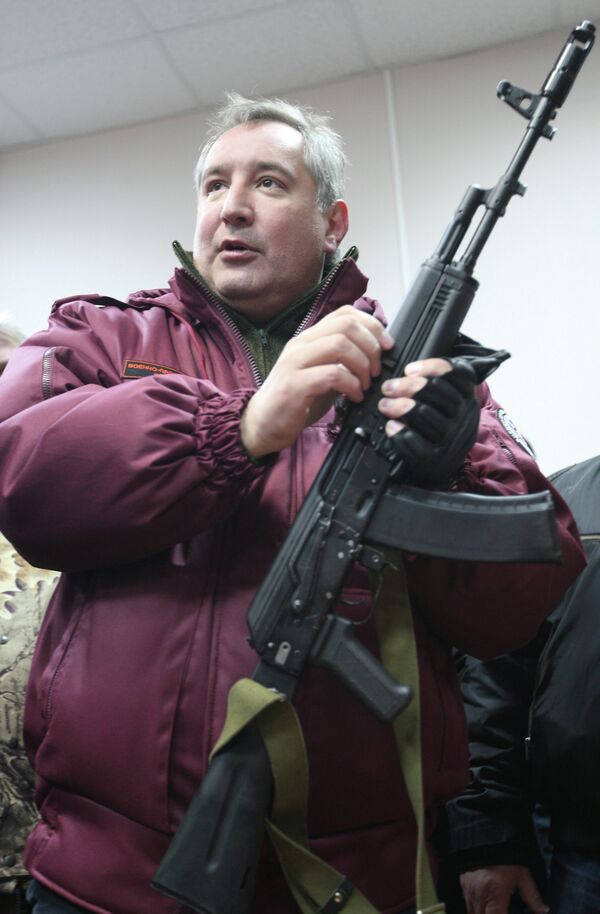 El fusil Kalashnikov, arma rusa sin parangón en el mundo - Sputnik Mundo