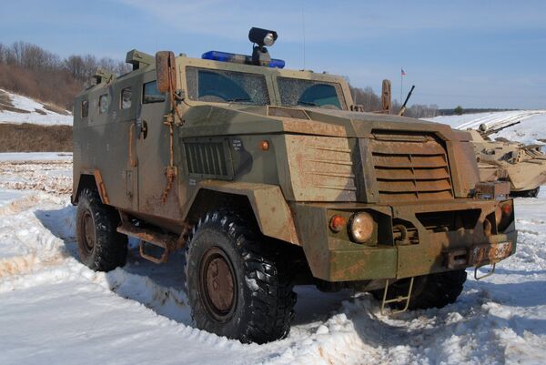 Tropas del Ministerio ruso del Interior recibirán nuevos blindados en febrero de 2013 - Sputnik Mundo