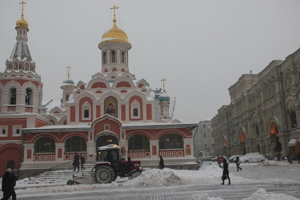 Calles de Moscú cubiertas de nieve  - Sputnik Mundo