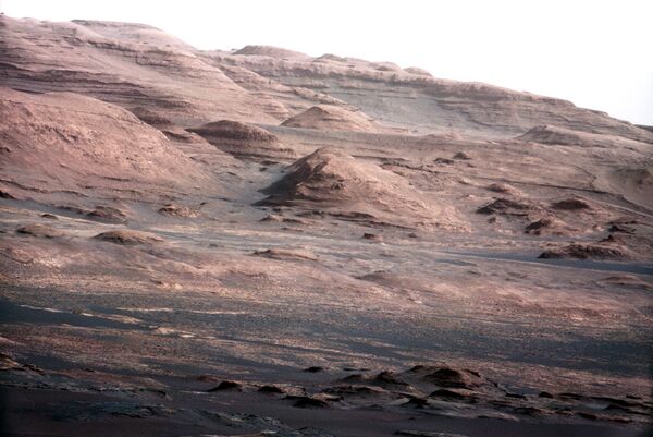 Imagen en color de Marte tomada por el robot Curiosity - Sputnik Mundo