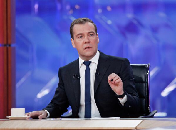 Medvédev descarta el fin del mundo en entrevista a la televisión rusa - Sputnik Mundo