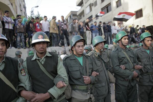 Autoridades redoblan seguridad en El Cairo de cara al referéndum constitucional - Sputnik Mundo