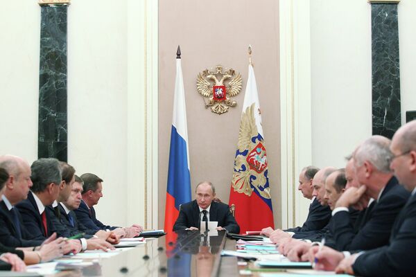 Putin: La exportación de armamento ruso alcanza cifras récord  en 2012 - Sputnik Mundo
