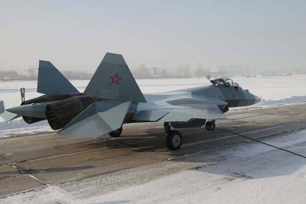 El nuevo caza ruso T-50 entrará en pruebas de homologación en 2014 - Sputnik Mundo
