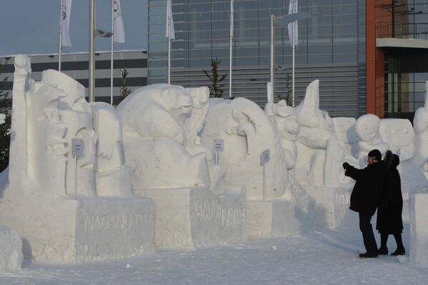 Las mejores obras del Mundial de Esculturas de Nieve en Novosibirsk - Sputnik Mundo