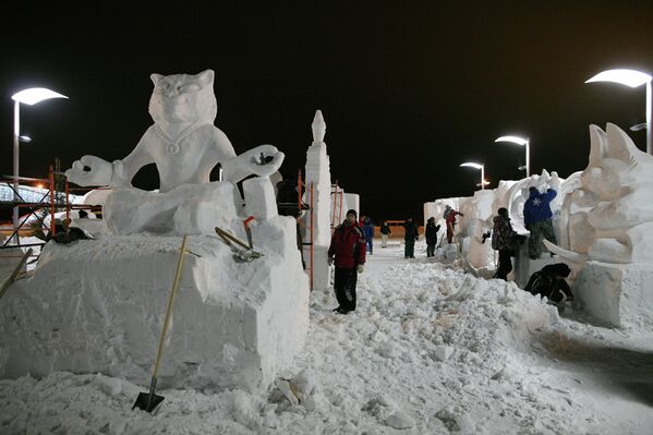 Las mejores obras del Mundial de Esculturas de Nieve en Novosibirsk - Sputnik Mundo