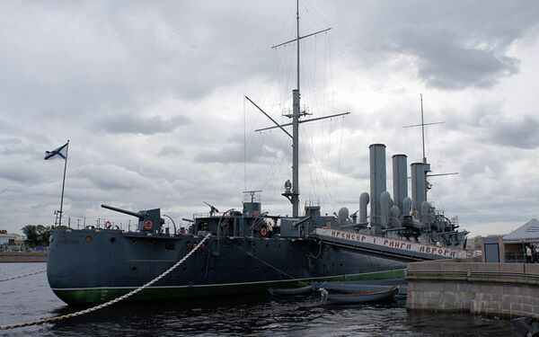Rusia quiere que el emblemático crucero Aurora vuelva a navegar - Sputnik Mundo