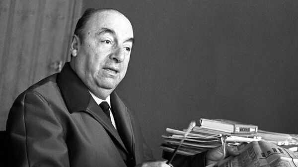 Poeta chileno Pablo Neruda - Sputnik Mundo