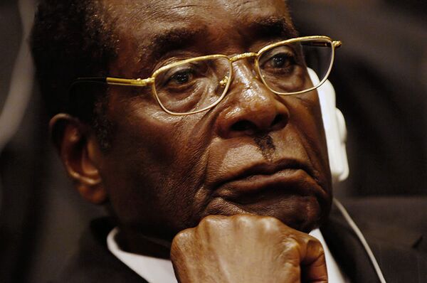 El presidente de Zimbabwe, Robert Mugabe (archivo) - Sputnik Mundo