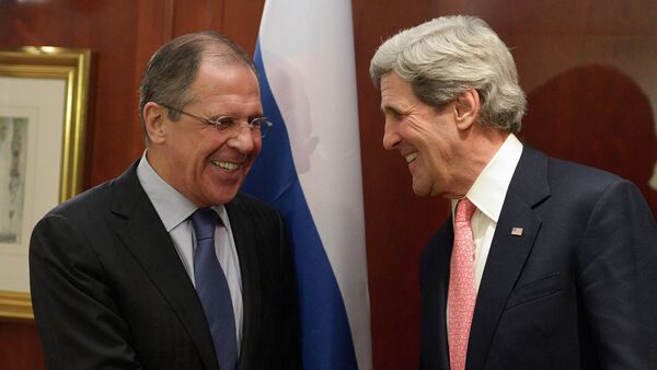 Ministro de Exteriores de Rusia, Serguéi Lavrov y secretario de Estado de EEUU, John Kerry - Sputnik Mundo