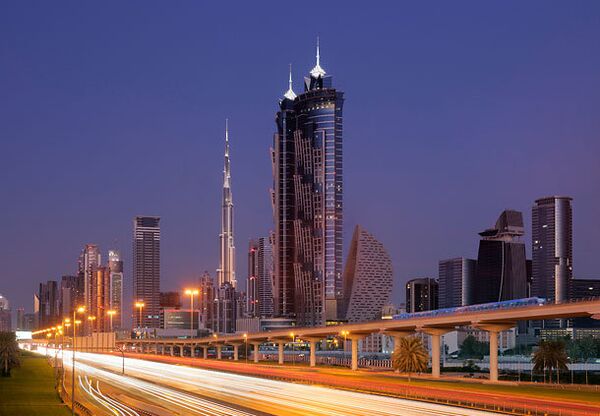 El hotel más alto del mundo, JW Marriott Marquis con 355 metros de altura, fue inaugurado hoy en Dubái - Sputnik Mundo