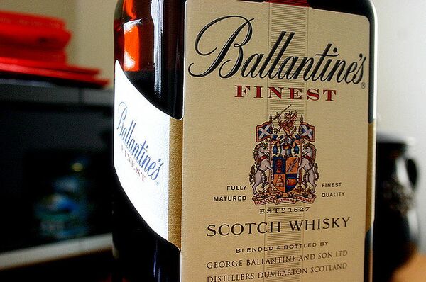Whisky Ballantines - Sputnik Mundo