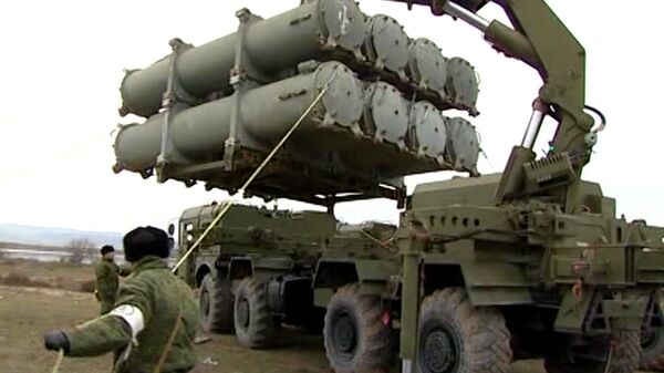 Militares rusos despliegan el sistema de misiles costeros Bal - Sputnik Mundo
