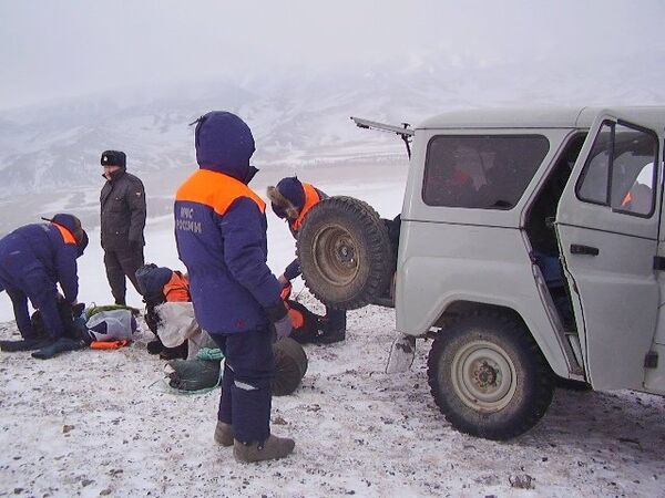 Seis jóvenes atrapados por un alud en Siberia - Sputnik Mundo