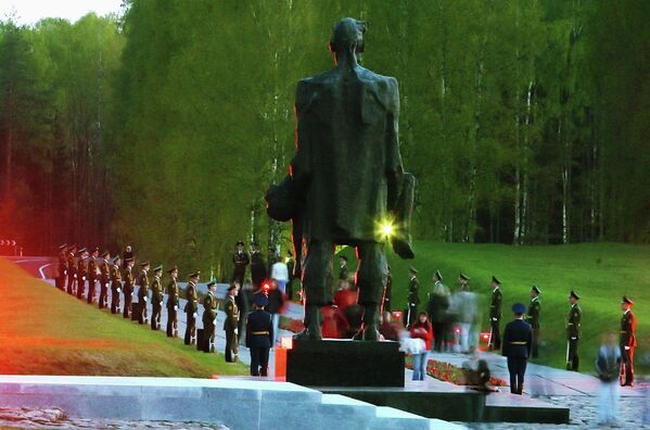 El complejo memorial de Jatín recuerda a las víctimas del nazismo en Bielorrusia - Sputnik Mundo