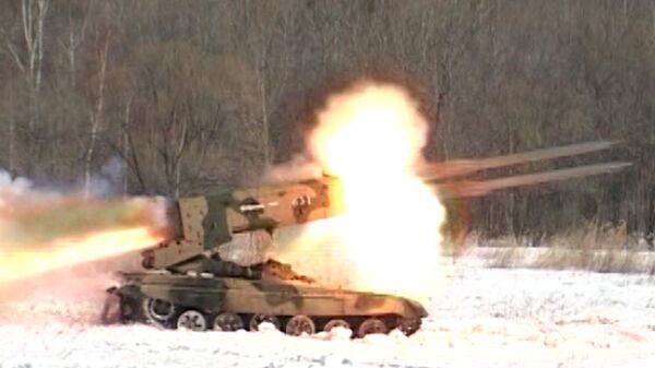 Militares rusos destruyen al “enemigo” con lanzacohetes Buratino y Shmel - Sputnik Mundo