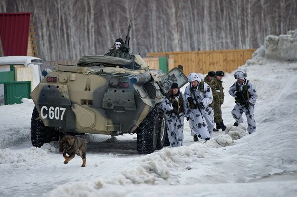 Agentes de operaciones especiales neutralizan a “terroristas” en Siberia - Sputnik Mundo
