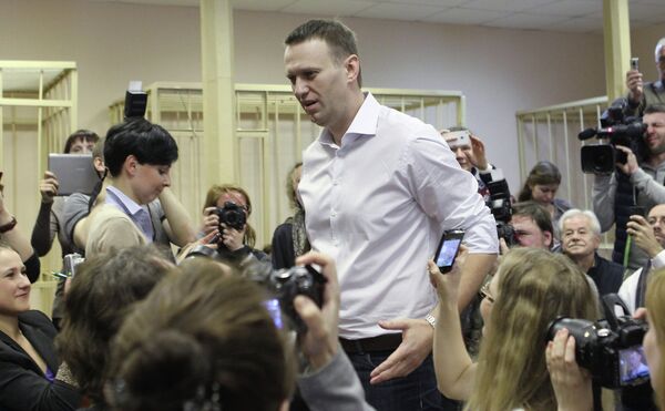 Aplazan el juicio contra el crítico del Kremlin Alexéi Navalni - Sputnik Mundo