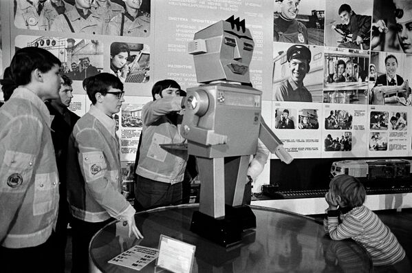La historia de la robótica en la URSS y Rusia en las imágenes de RIA Novosti - Sputnik Mundo