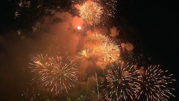 Moscú conmemora la Gran Victoria con espectáculos de fuegos artificiales - Sputnik Mundo
