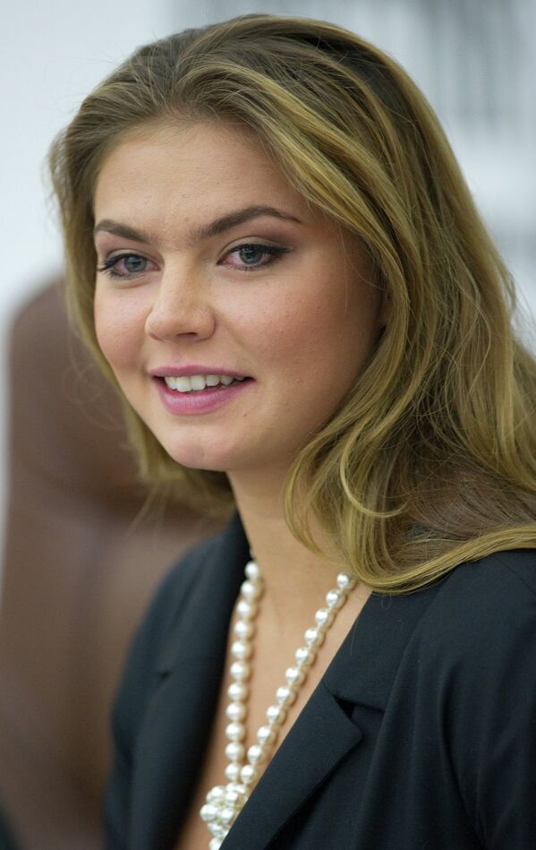 Alina Kabáeva, gimnasta, legisladora y bella mujer - Sputnik Mundo