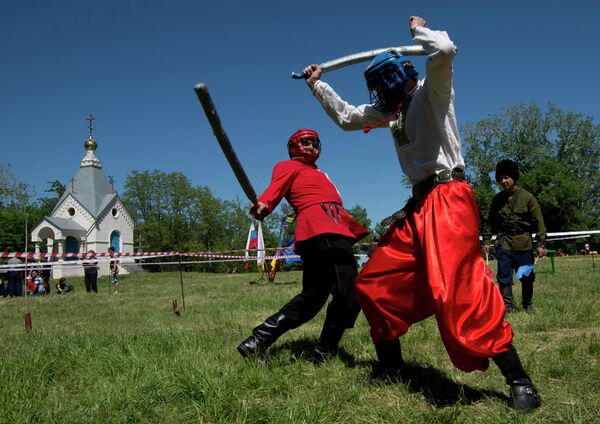 Competiciones tradicionales de los cosacos - Sputnik Mundo