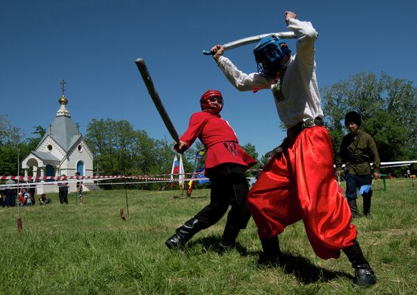 Competiciones tradicionales de los cosacos - Sputnik Mundo